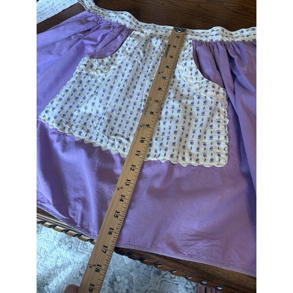 Vintage Half Waist Lavender Purple Dainty Floral MCM Shabby Chic 1950s Kitchen - Picture 2 of 4